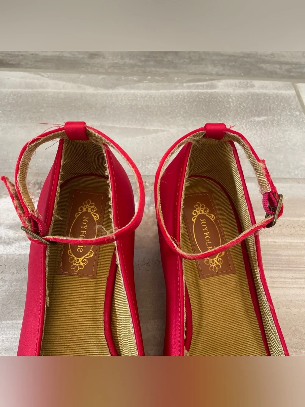 Joyfolie Valeria Red Satin Gold Glitter Bow Low Block Pump Heels Kids/4 Youth